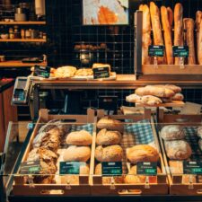 Dieser Beitrag liefert wertvolle Einblicke und praktische Ratschläge, um erfolgreiches Marketing für Bäckereien umzusetzen und Ihre Bäckerei auf das nächste Level zu bringen.